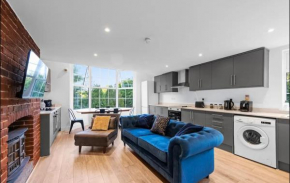 Canterbury City Guesthouse with All En-suite rooms and Hot-tub